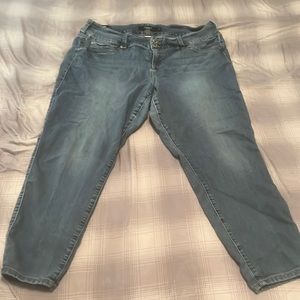 Torrid denim 3 button high rise skinny jeans, gently used